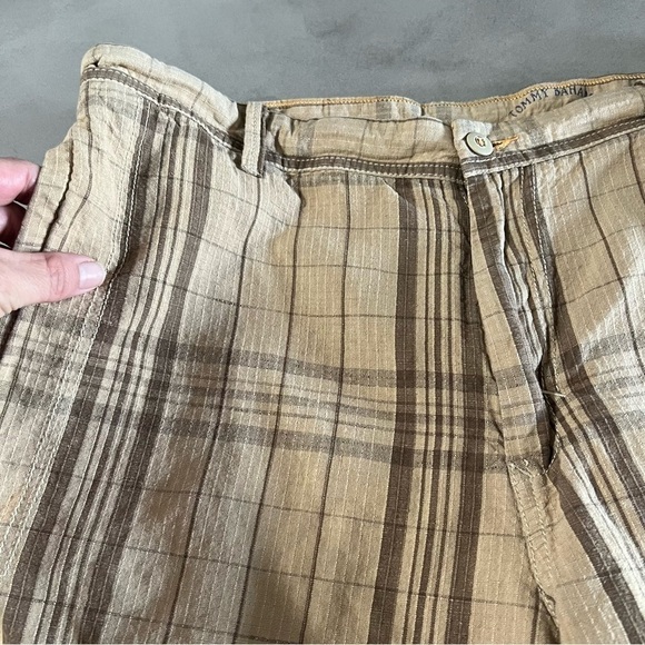 TOMMY BAHAMA Relaxed Fit Linen-Blend Shorts - Picture 3 of 8